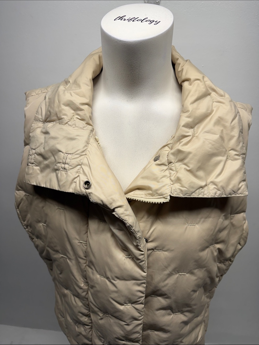 Weekend MaxMara Vest Sleeveless Jacket Puffer Quilted Zip Snap Tan Beige Size 10 - Picture 2 of 10